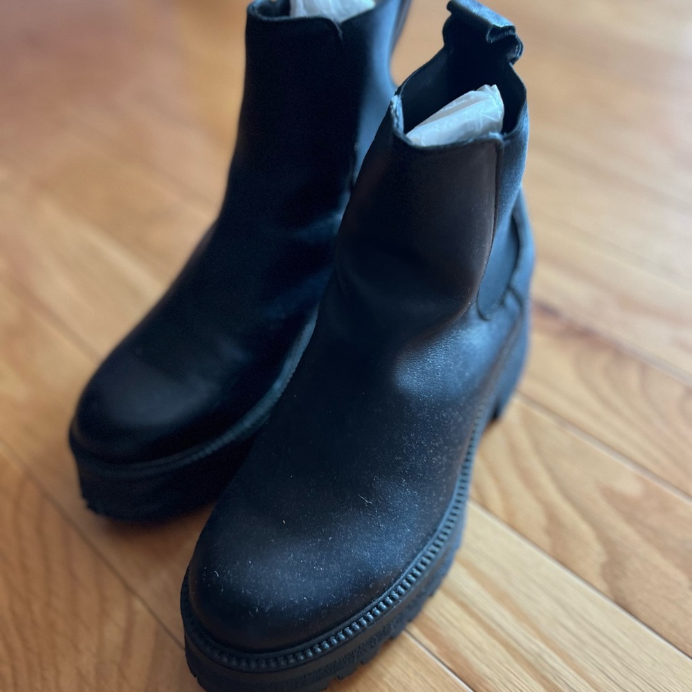 Black Leather Chelsea  Boots